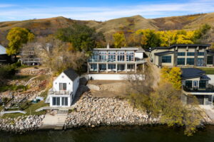 Mid-Modern Century Walk Bungalow